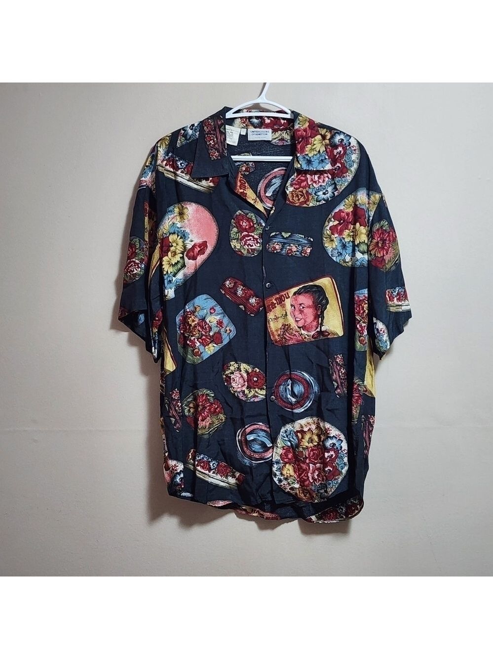 Vintage United colors of Benetton short sleeves button-down shirt size medium